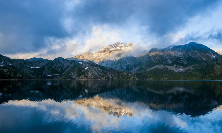 Landscape shot with a wide-angle lens