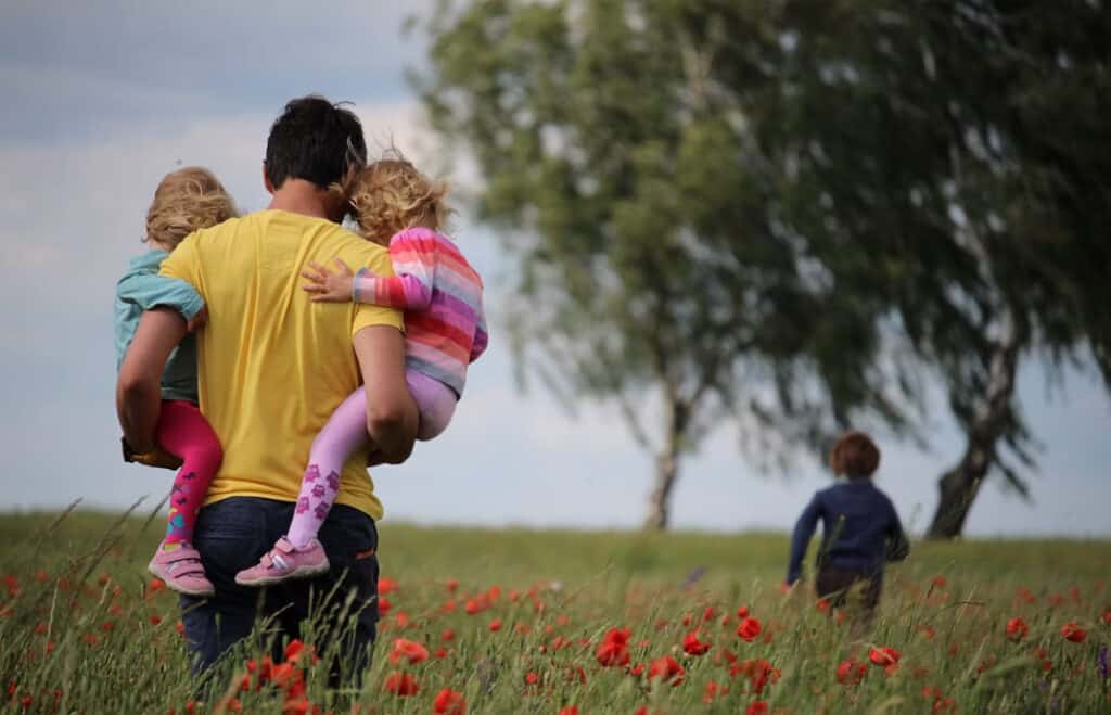 Fathersday3 | Photography and video news, reviews and tips | Henry's Camera Father's Day Gift Guide 2026: Gifts Dad Will Actually Use
