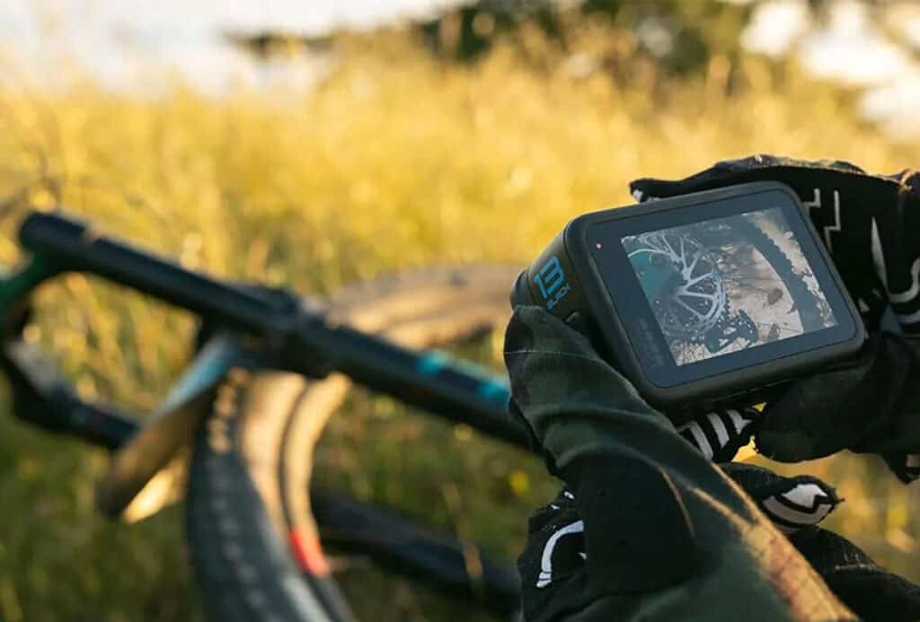 2024 Holiday Gift Guide - Action Cams & Handheld Cameras