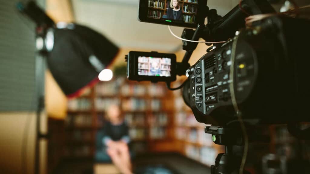 Video-Student | Photography and video news, reviews and tips | Henry's Camera Back to School Starts Here: The Best Cameras & Gear for Photography and Videography Students