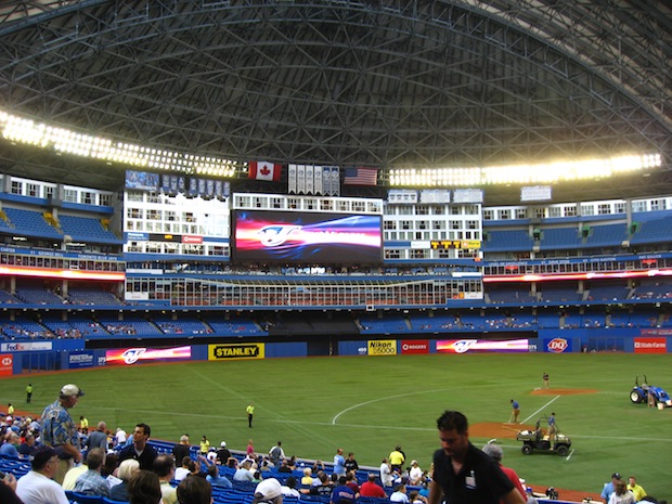 Toronto Blue Jays baseball game - Canuckistan